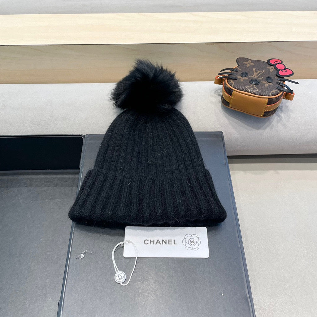 Chanel Women's Knitted Black Hat 980323