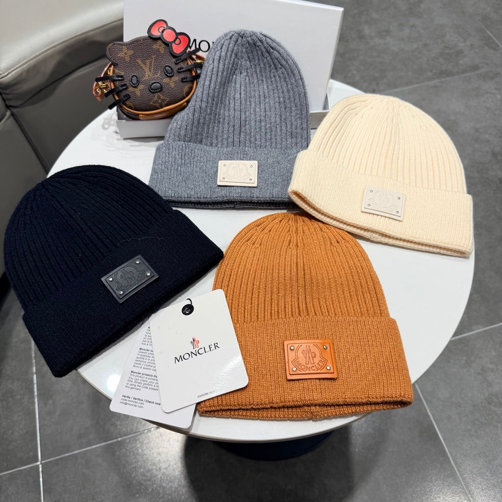 Moncler Black Knitted Beanie 980310