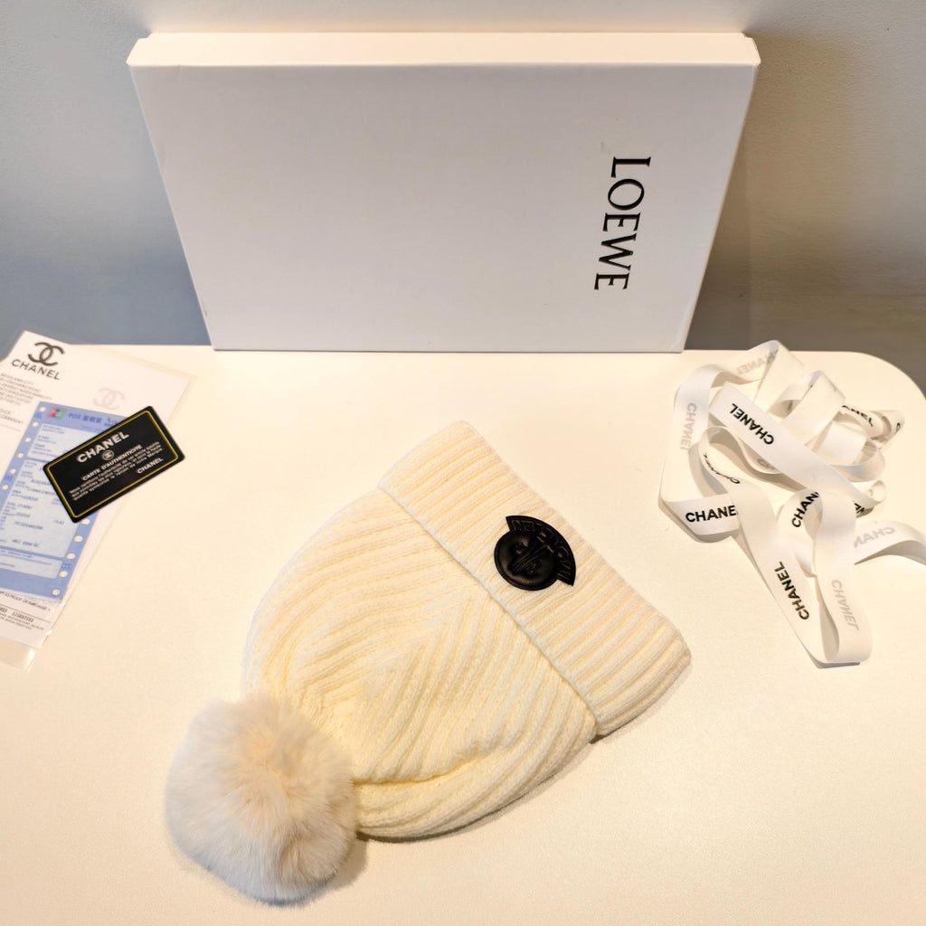 Moncler 2025 White New Designer Pom-Pom Wool Beanie 980215