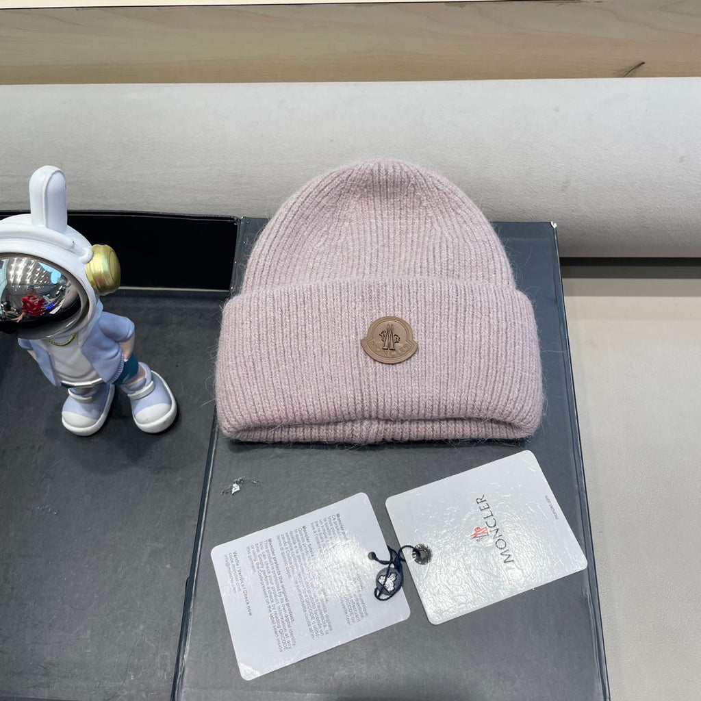 Moncler Classic Pink Knit Hat in Cashmere 980195