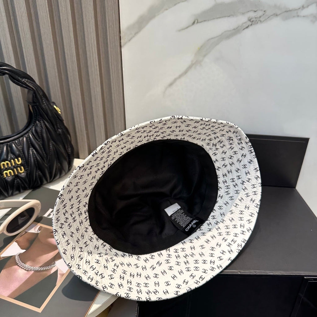 Chanel Bucket Hat White in Cloth 192004