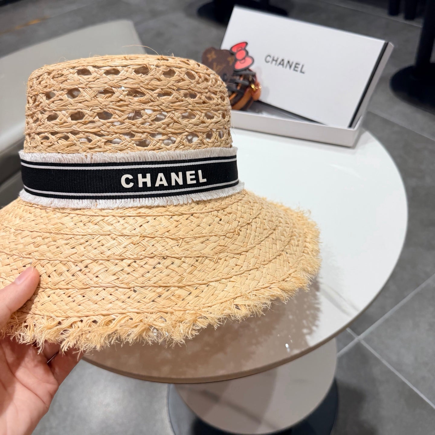 Chanel Straw hat Beige Black in Raffia 197755