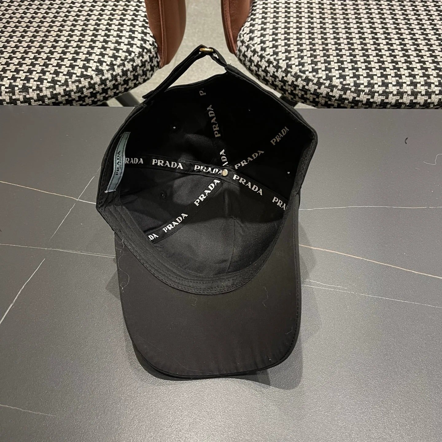 Prada Embroidered Logo Cap 221128