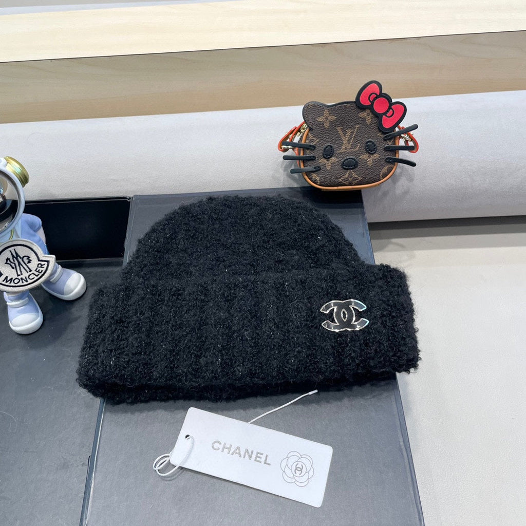 BEANIE HAT IN BLACK WOOL 413326