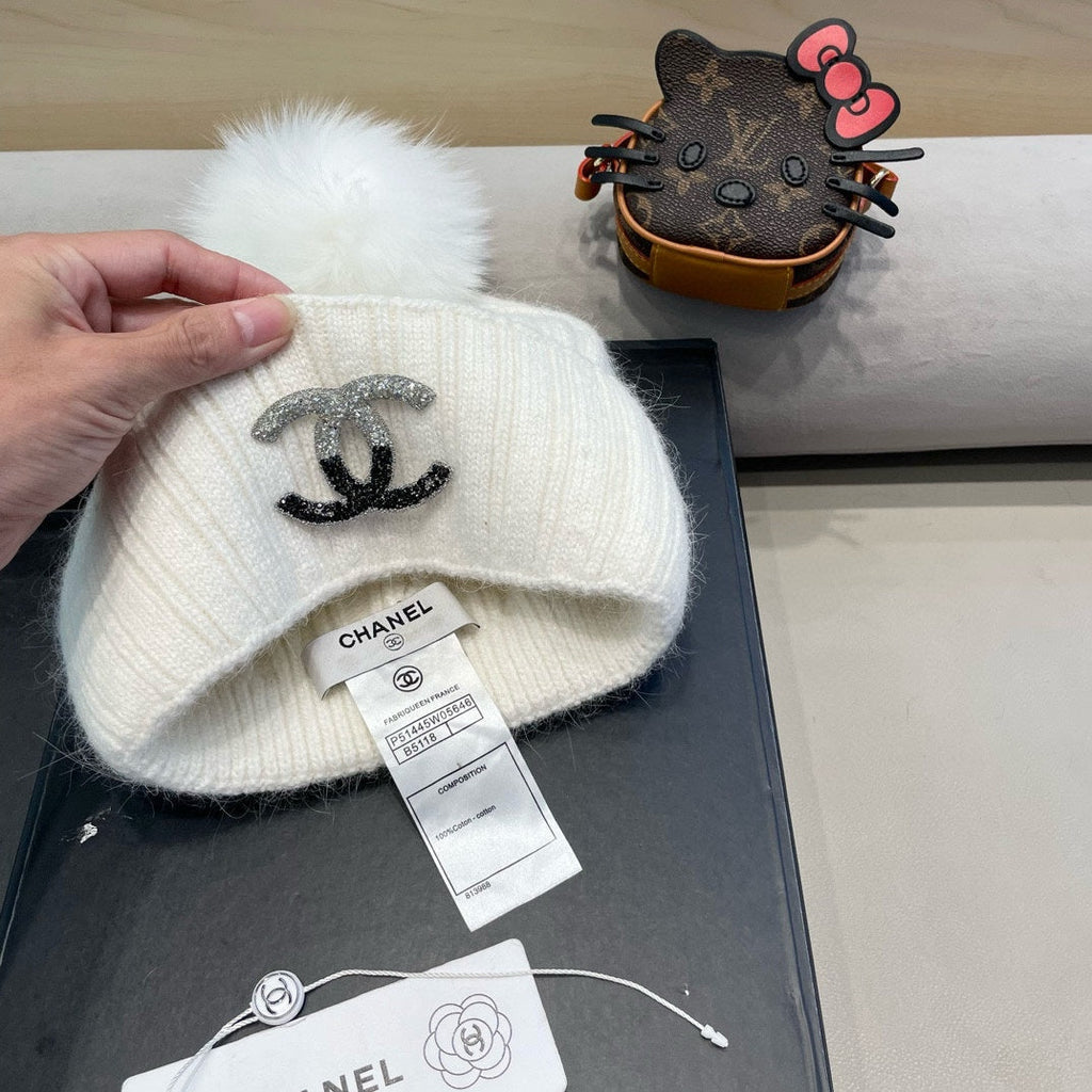 BEANIE HAT IN WHITE WOOL 426233