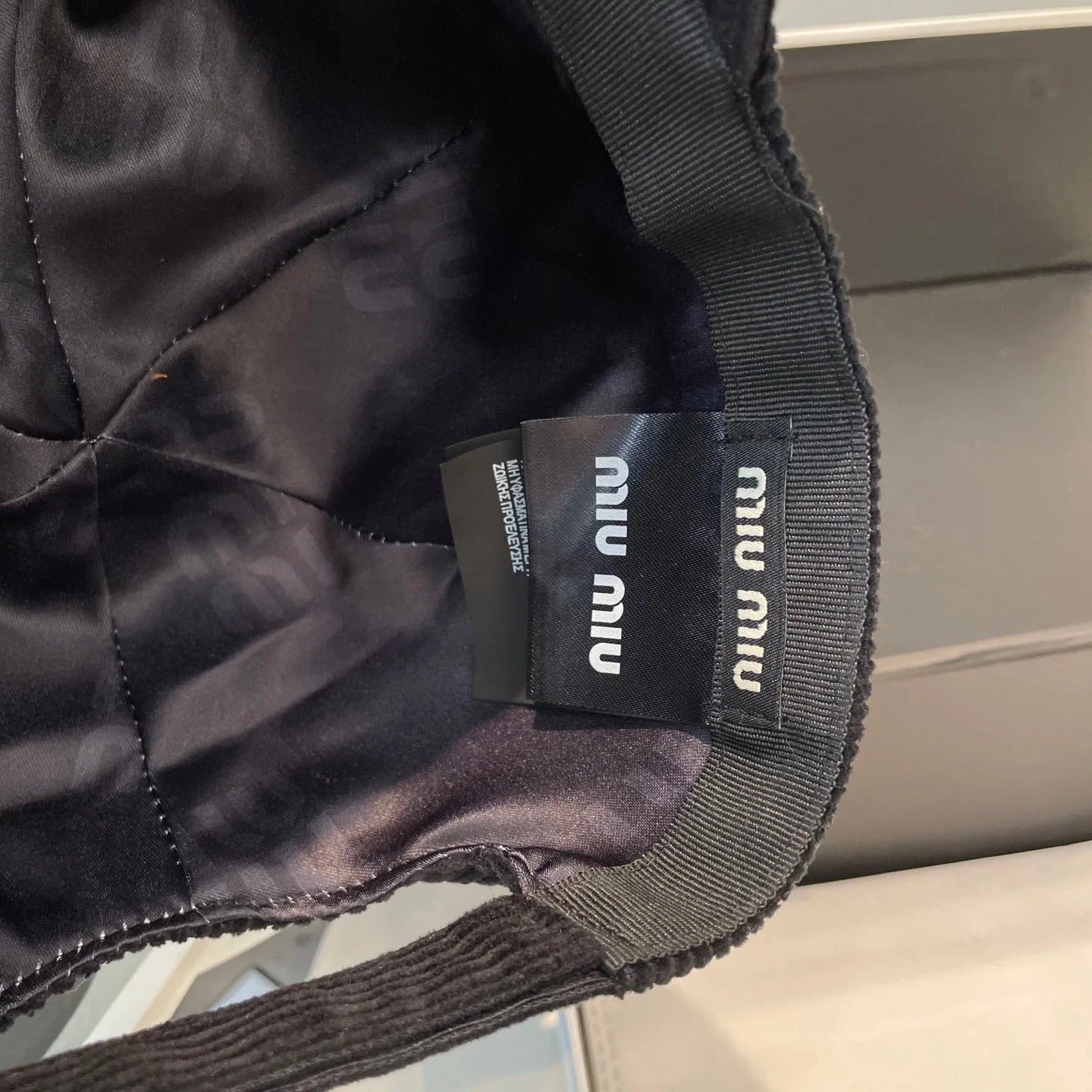 MM BASEBALL CAP IN CHARCOAL BLACK VELVET